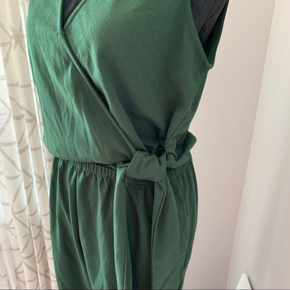 Deep green jumpsuit - Picture 2 of 6